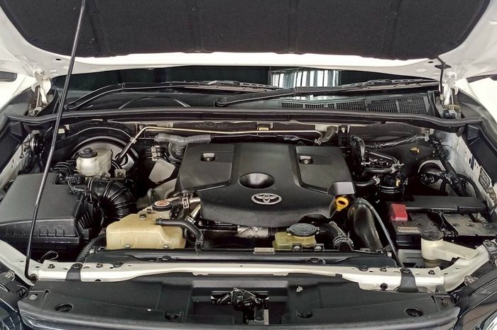 TOYOTA 2WD 2021 2.8V AT FORTUNER WHITE  6791 full