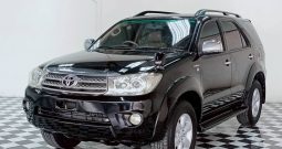 TOYOTA 2WD 2009 2.7V AT FORTUNER BLACK  806