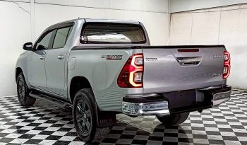REVO PRE 2022 2.4E AT DOUBLE CAB SILVER  9544 full