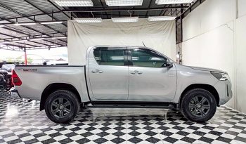 REVO PRE 2022 2.4E AT DOUBLE CAB SILVER  9544 full