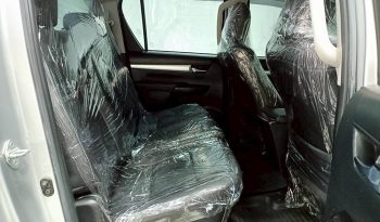 REVO PRE 2022 2.4E AT DOUBLE CAB SILVER  9544 full