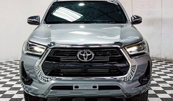 REVO PRE 2022 2.4E AT DOUBLE CAB SILVER  9544 full