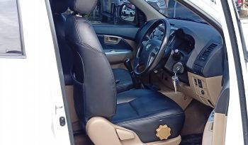 VIGO 2WD 2015 2.5G MT DOUBLE CAB WHITE  5844 full