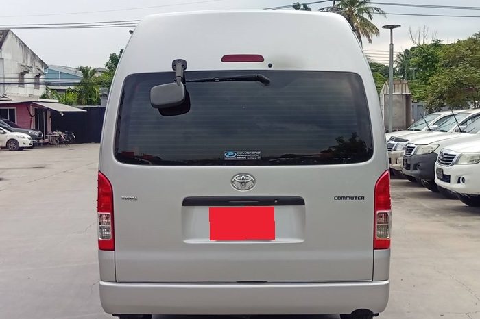 TOYOTA 2WD 2020 3.0 MT COMMUTER SILVER  2288 full