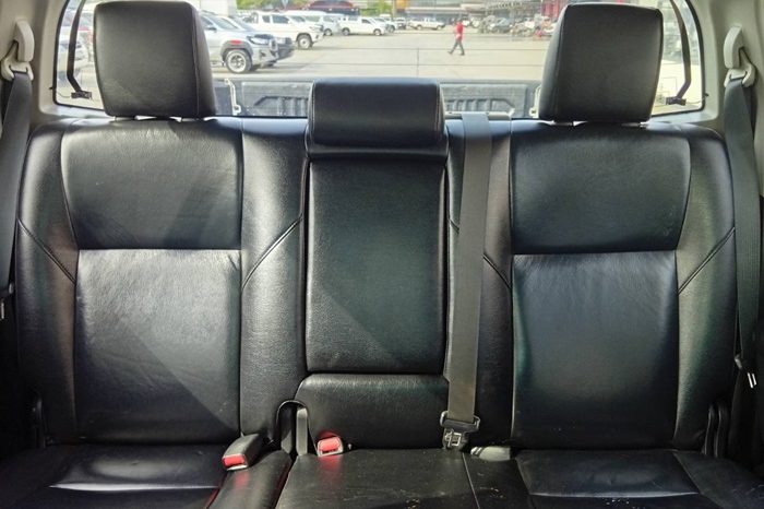 REVO PRE 2019 2.4E AT DOUBLE CAB WHITE  6068 full