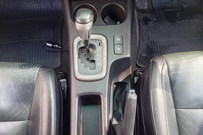 REVO PRE 2019 2.4E AT DOUBLE CAB WHITE  6068 full