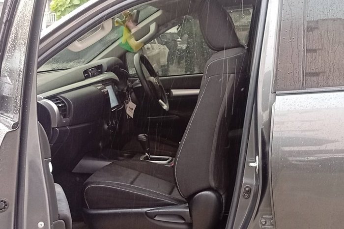 REVO PRE 2021 2.4E AT DOUBLE CAB DARK GREY  1871 full