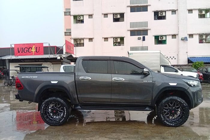 REVO PRE 2021 2.4E AT DOUBLE CAB DARK GREY  1871 full