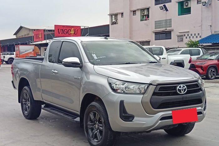 REVO 4WD 2020 2.4E AT SMART CAB SILVER  7319 full