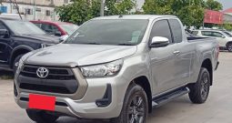 REVO 4WD 2020 2.4E AT SMART CAB SILVER  7319