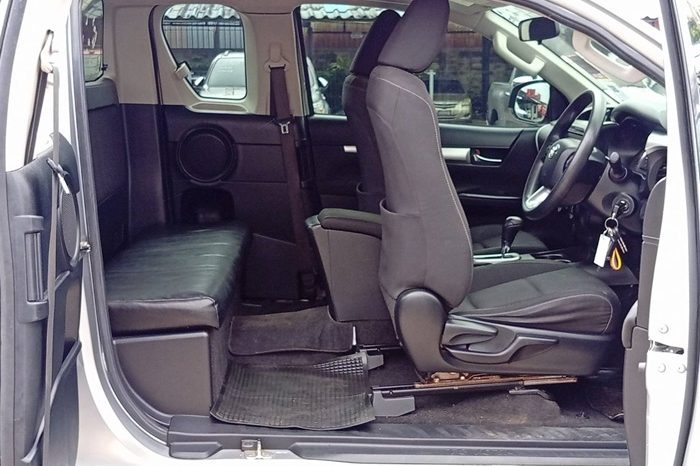 REVO 4WD 2020 2.4E AT SMART CAB SILVER  7319 full