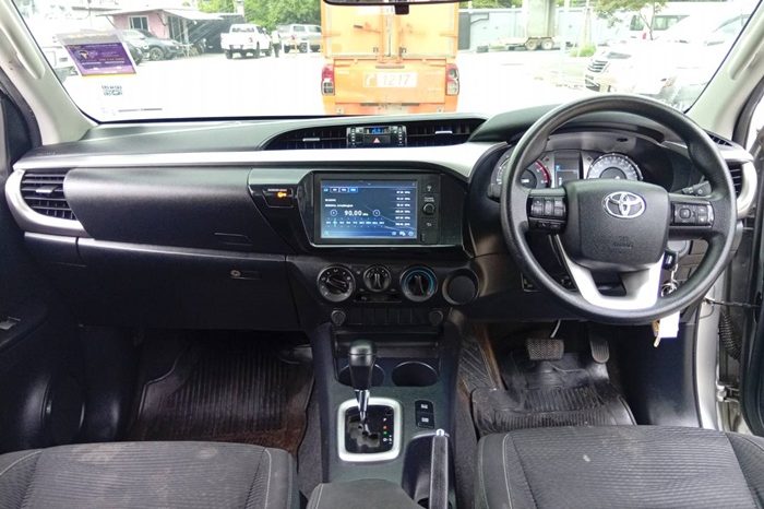 REVO 4WD 2020 2.4E AT SMART CAB SILVER  7319 full