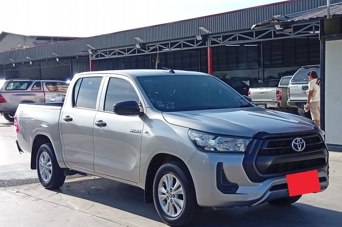 REVO 2WD 2020 2.4MID AT DOUBLE CAB SILVER  2614 full