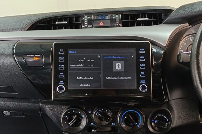 REVO 4WD 2020 2.4MID MT SMART CAB SILVER  8079 full