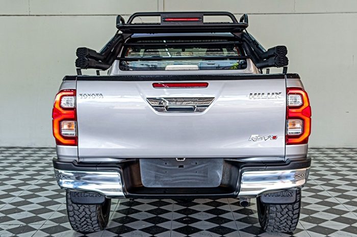 REVO 4WD 2020 2.4MID MT SMART CAB SILVER  8079 full