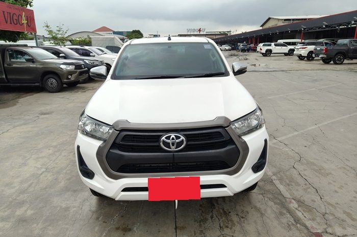 REVO PRE 2020 2.4E AT DOUBLE CAB WHITE  6806 full