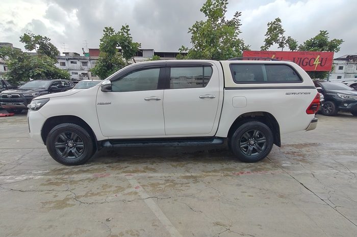 REVO PRE 2020 2.4E AT DOUBLE CAB WHITE  6806 full