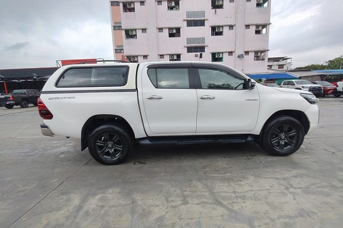 REVO PRE 2020 2.4E AT DOUBLE CAB WHITE  6806 full