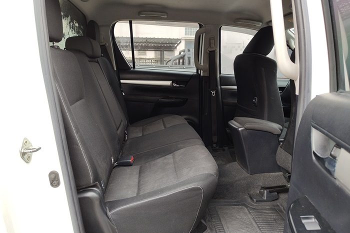 REVO PRE 2020 2.4E AT DOUBLE CAB WHITE  6806 full