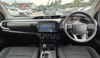 REVO PRE 2020 2.4E AT DOUBLE CAB WHITE  6806 full