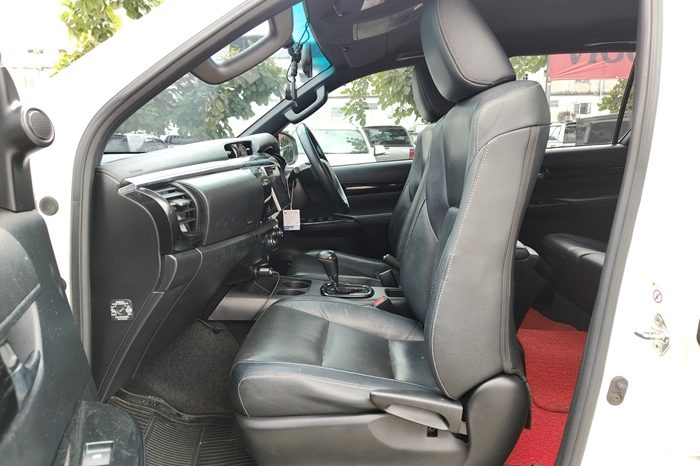 ROCCO PRE 2019 2.8G AT DOUBLE CAB WHITE  4628 full