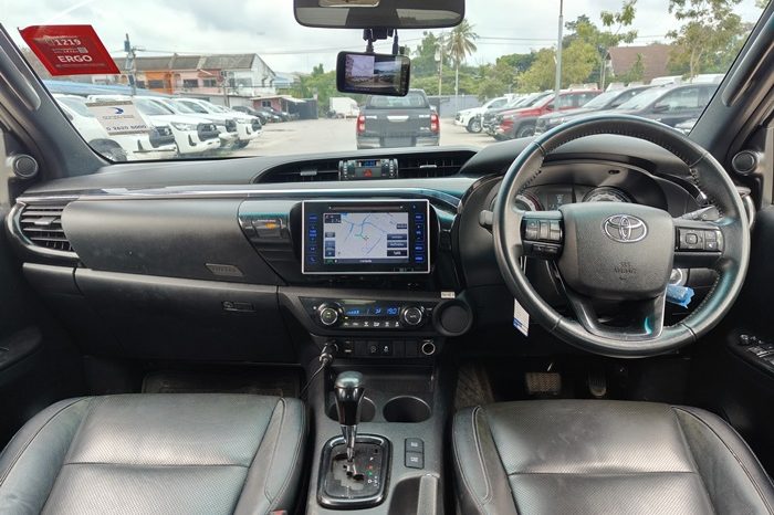 ROCCO PRE 2019 2.8G AT DOUBLE CAB WHITE  4628 full