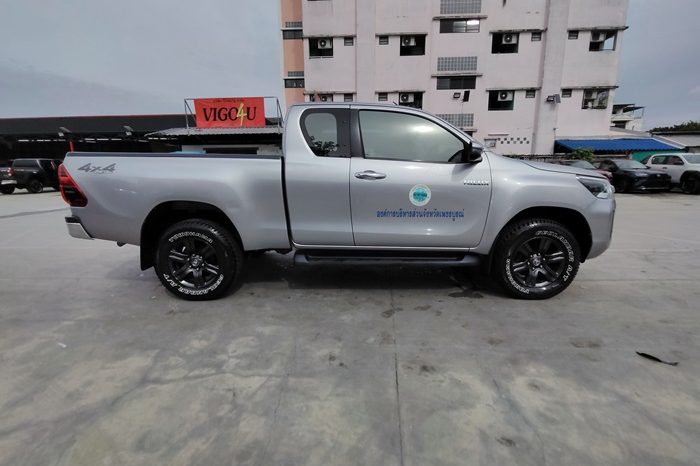 REVO 4WD 2020 2.4E MT SMART CAB SILVER  8082 full