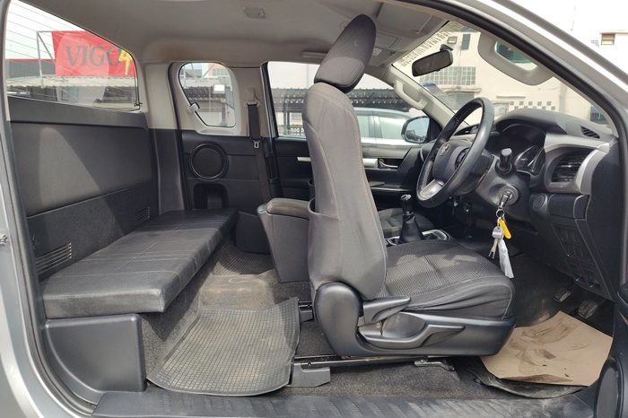 REVO 4WD 2020 2.4E MT SMART CAB SILVER  8082 full