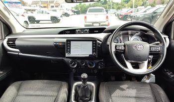 REVO 4WD 2020 2.4E MT SMART CAB SILVER  8082 full