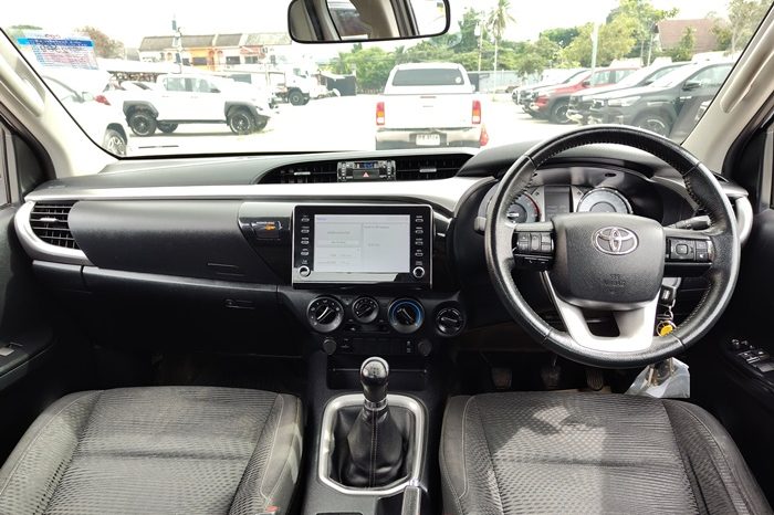 REVO 4WD 2020 2.4E MT SMART CAB SILVER  8082 full