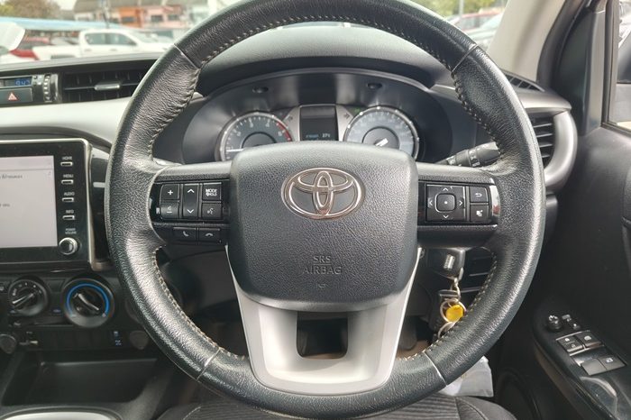 REVO 4WD 2020 2.4E MT SMART CAB SILVER  8082 full