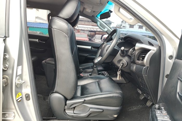 REVO 4WD 2020 2.4E MT DOUBLE CAB SILVER  4820 full