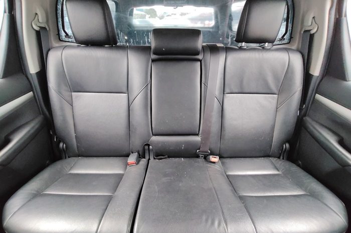 REVO 4WD 2020 2.4E MT DOUBLE CAB SILVER  4820 full