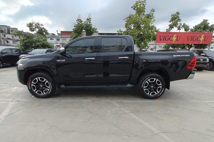 REVO PRE 2020 2.4E AT DOUBLE CAB BLACK  1755 full