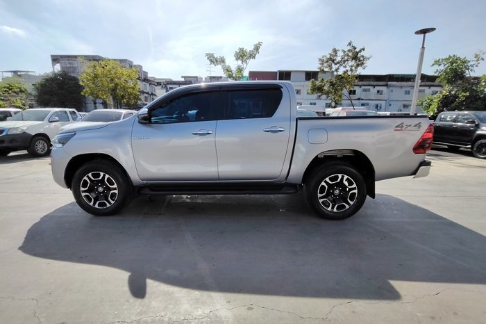 REVO 4WD 2021 2.4E MT DOUBLE CAB SILVER  3108 full