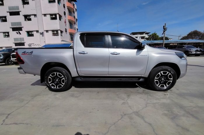 REVO 4WD 2021 2.4E MT DOUBLE CAB SILVER  3108 full
