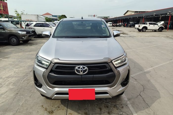 REVO 4WD 2020 2.4MID MT SMART CAB SILVER  8079 full