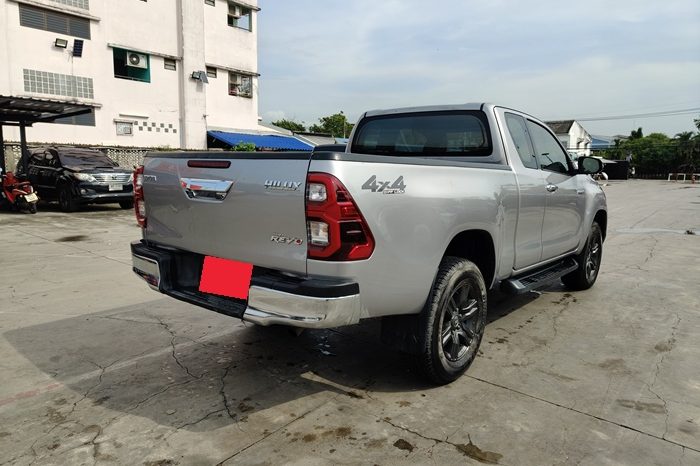 REVO 4WD 2020 2.4MID MT SMART CAB SILVER  8079 full