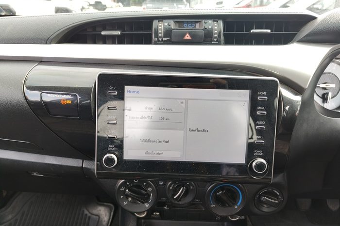 REVO 4WD 2020 2.4MID MT SMART CAB SILVER  8079 full