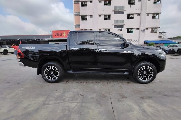 REVO PRE 2021 2.4 MID AT DOUBLE CAB BLACK  5945 full