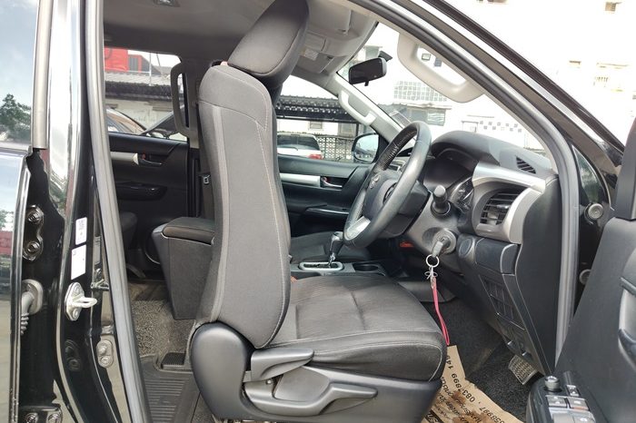 REVO PRE 2021 2.4 MID AT DOUBLE CAB BLACK  5945 full