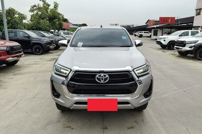 REVO 4WD 2021 2.4 MID MT DOUBLE CAB SILVER  150 full