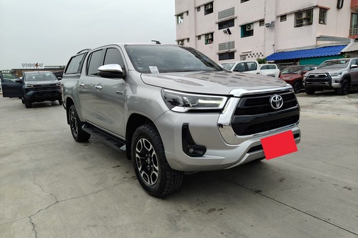 REVO 4WD 2021 2.4 MID MT DOUBLE CAB SILVER  150 full