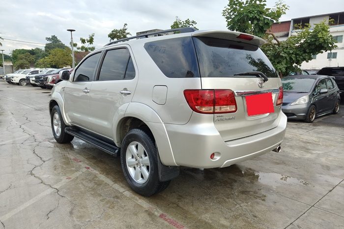 TOYOTA 4WD 2005 2.7V AT FORTUNER SILVER  1369 full