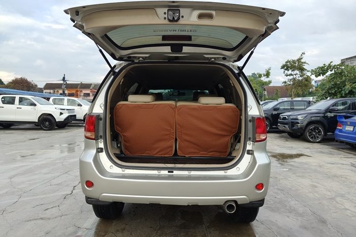 TOYOTA 4WD 2005 2.7V AT FORTUNER SILVER  1369 full