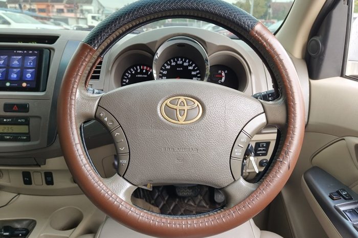 TOYOTA 4WD 2005 2.7V AT FORTUNER SILVER  1369 full