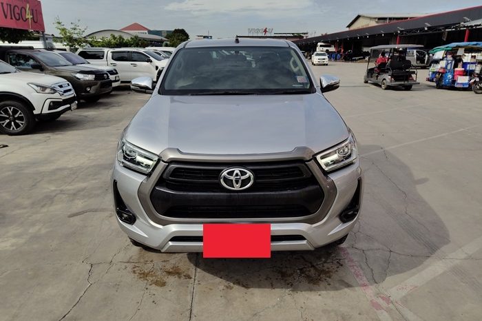 REVO 4WD 2020 2.4MID MT SMART CAB SILVER  8084 full