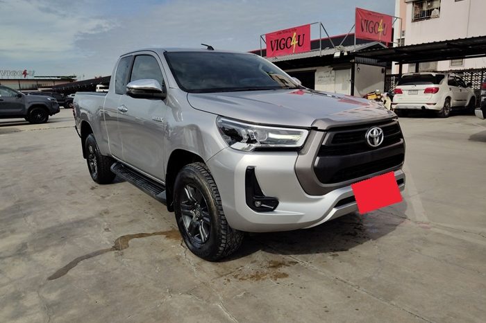 REVO 4WD 2020 2.4MID MT SMART CAB SILVER  8084 full