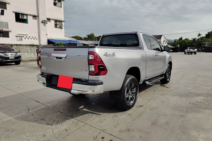 REVO 4WD 2020 2.4MID MT SMART CAB SILVER  8084 full