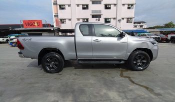 REVO 4WD 2020 2.4MID MT SMART CAB SILVER  8084 full